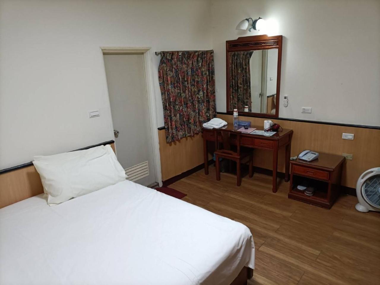 丸松商旅 Hotel Miaoli Exterior photo